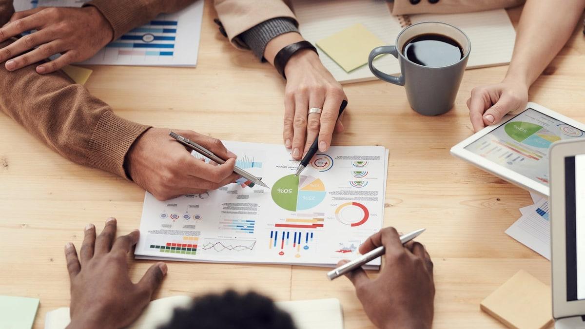Suggestions and upsell offers in your gallery: how to grow revenue per session (without pushy sales)